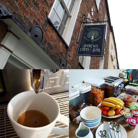 Ostello Ty Glyndwr Bunkhouse, Bar And Cafe Caernarfon Esterno foto