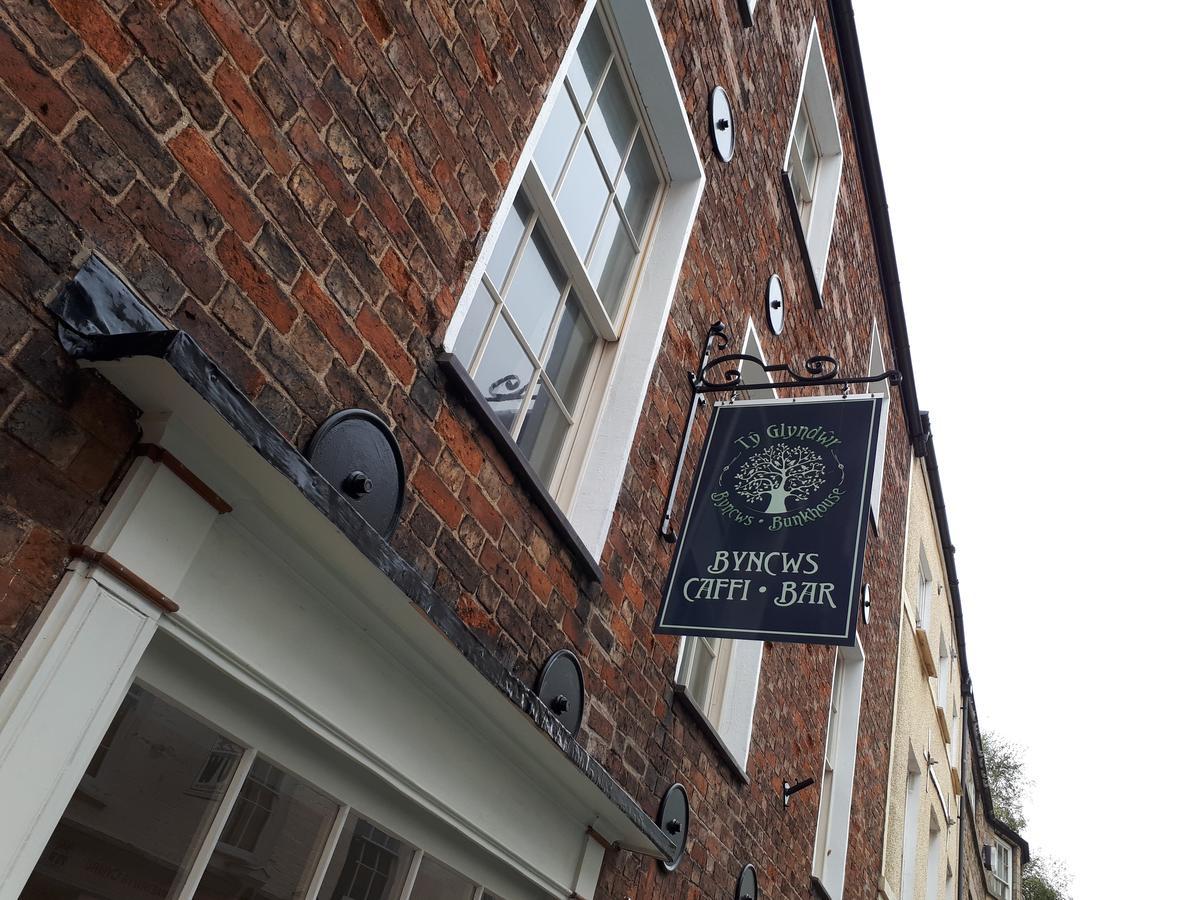 Ostello Ty Glyndwr Bunkhouse, Bar And Cafe Caernarfon Esterno foto
