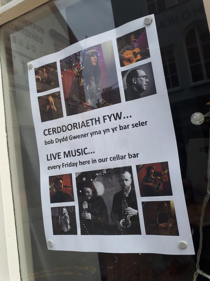 Ostello Ty Glyndwr Bunkhouse, Bar And Cafe Caernarfon Esterno foto